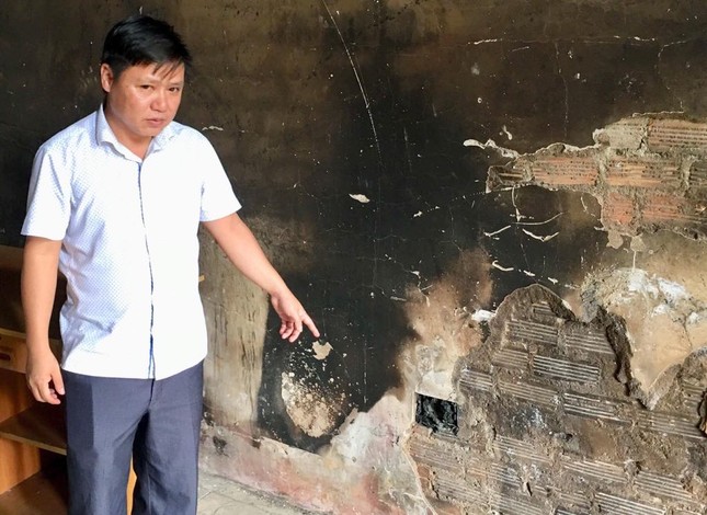 Trước ngày kiểm toán, phòng làm việc của phó phòng bốc cháy ảnh 2