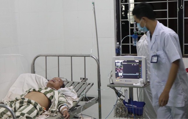 Bị triệu tập điều tra, trưởng phòng đột nhiên... tâm thần? ảnh 1