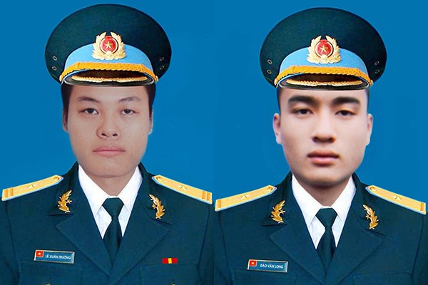 Hàng nghìn người nghẹn ngào tiễn đưa hai phi công vụ rơi máy bay ở Khánh Hoà ảnh 1
