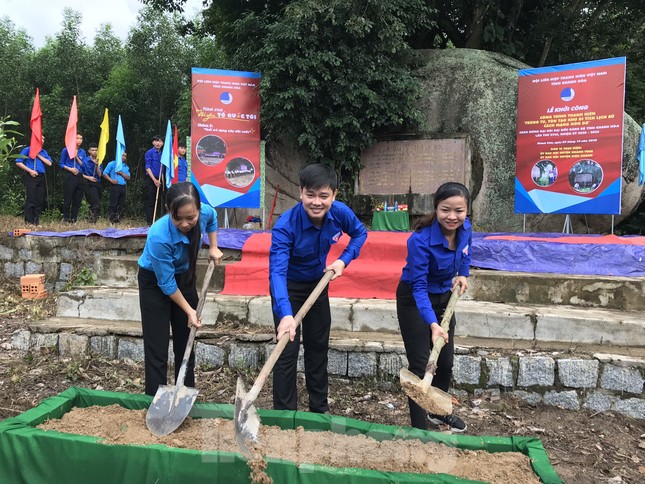 Thanh niên Khánh Hoà tôn tạo di tích căn cứ cách mạng Hòn Dữ ảnh 1