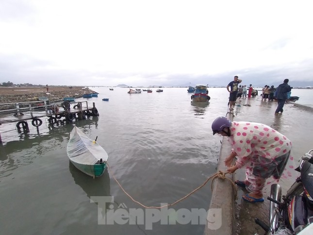 Khánh Hoà chạy đua ứng phó trước giờ 'cuồng phong' số 12 đổ bộ ảnh 1