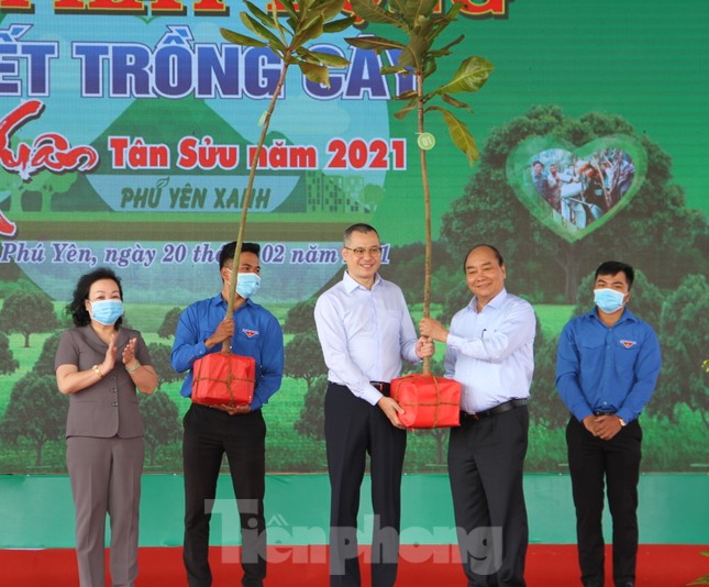 Thủ tướng Nguyễn Xuân Phúc: 'Mỗi người, mỗi nhà, mỗi cơ quan cùng gieo mầm xanh của sự sống' ảnh 2