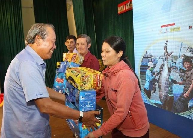 Ngư dân phải làm gì khi bị 'tàu lạ' quấy rối trên biển? ảnh 2