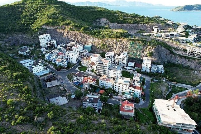 Tiếp tục cưỡng chế, tháo dỡ biệt thự xây vượt tầng Ocean View Nha Trang ảnh 2