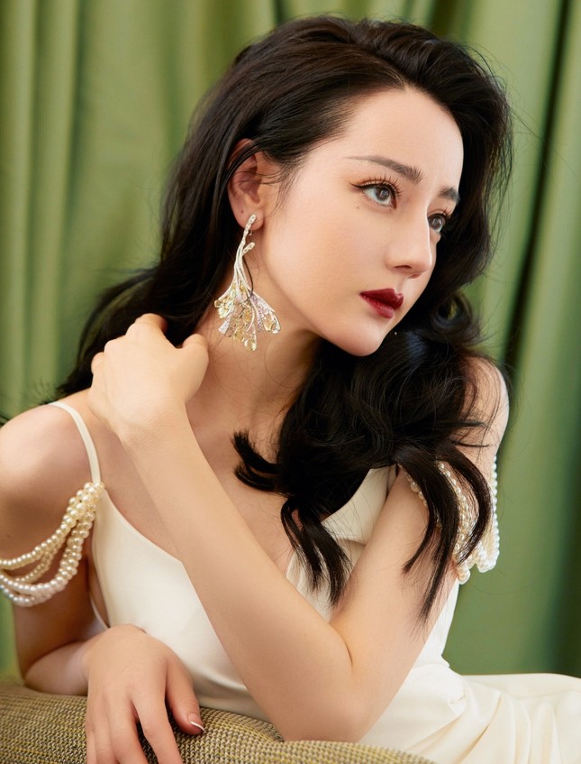 Nữ diễn viên Bạch Lộc lao đao vì một câu chửi tục ảnh 1