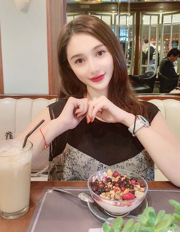 Cả Angelababy và Huỳnh Hiểu Minh đều có người tình mới ảnh 5