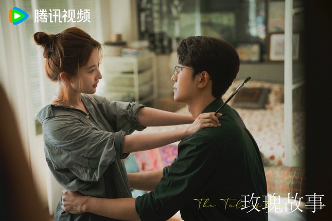 Lưu Diệc Phi một ngày hôn 2 bạn diễn nam ảnh 3