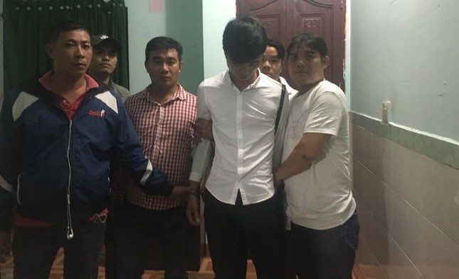 Nam nhân viên trộm tiền vàng của chủ ngay ngày đầu nhận việc ảnh 1