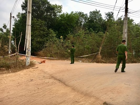 Ngăn cản xe container, một bảo vệ tử vong ảnh 2