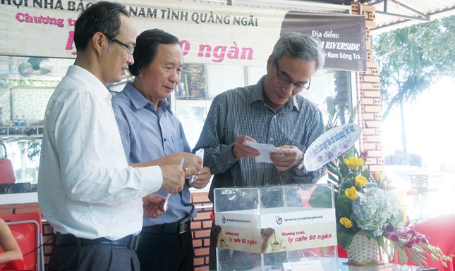 Sau ly cà phê 50 ngàn đồng… ảnh 2