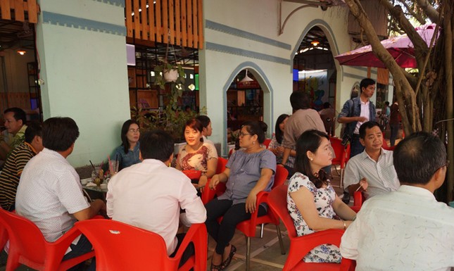 Sau ly cà phê 50 ngàn đồng… ảnh 1