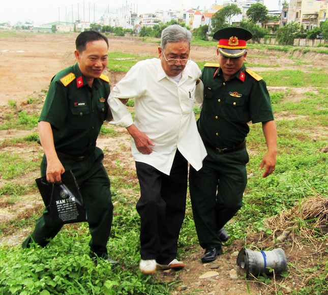 Tìm mộ tập thể liệt sĩ trong sân bay Tân Sơn Nhất ảnh 1
