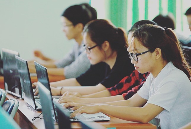 Báo động sư phạm 'rớt giá' ảnh 1