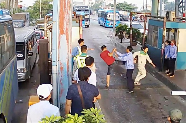 Trạm thu phí BOT Tân Đệ: Tài xế bức xúc, vì sao? ảnh 1