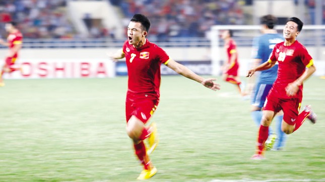 Việt Nam-Philippines 3-1: Cơn lốc đỏ ảnh 2