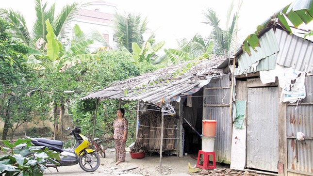 Những mảnh đời lam lũ bên dinh thự nguy nga ảnh 2