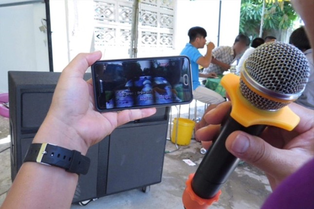 Karaoke di động đại náo phố phường ảnh 1