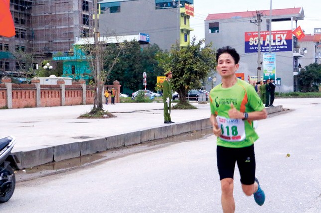 Mơ vô địch marathon ở tuổi 46 ảnh 1