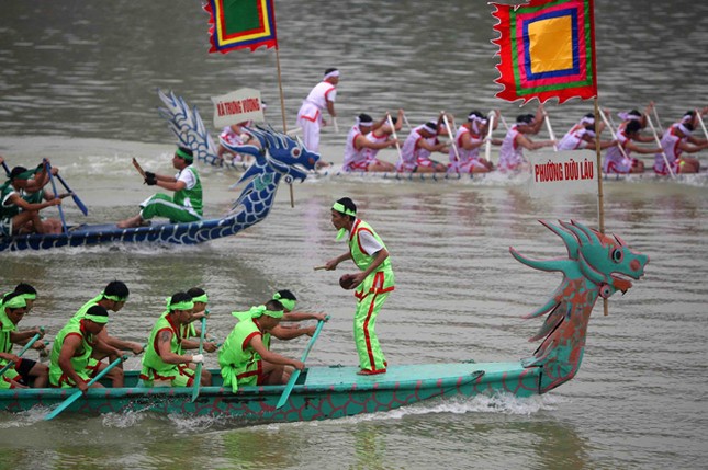 Thành kính dâng hương tưởng niệm các Vua Hùng ảnh 1