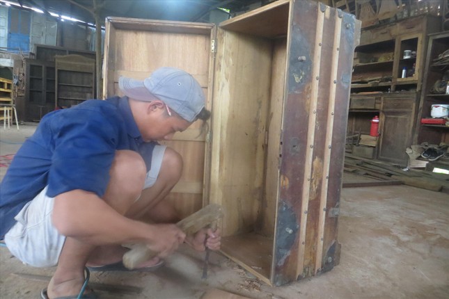 Đột kích xóm đồ cũ, tận thấy công nghệ lên đời đồ gỗ cũ ảnh 1