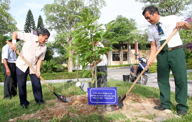 'Đồng chí nào nằm dưới mộ thay tôi thế' ảnh 1