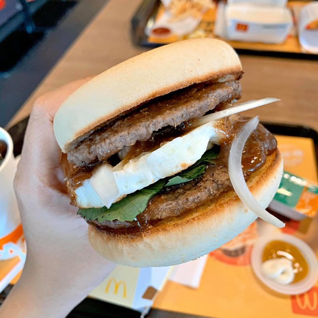 Hết pizza vị phở lại đến burger vị phở “chào sân” - nghe thì “toang” mà ăn thì sao? ảnh 2