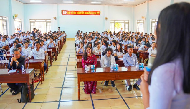 'Hành trình trái tim' qua Tây Nguyên: Truyền tri thức và khát vọng cho tuổi trẻ ảnh 9