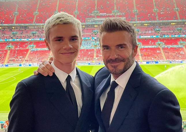Con trai David Beckham gia nhập CLB Ngoại hạng Anh ảnh 1