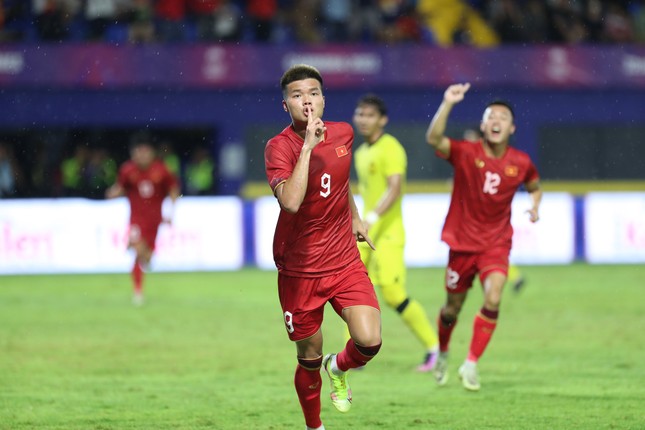 Lịch thi đấu và trực tiếp bóng đá nam SEA Games 32 ngày 11/5: Đại chiến Việt Nam vs Thái Lan - Ảnh 1.