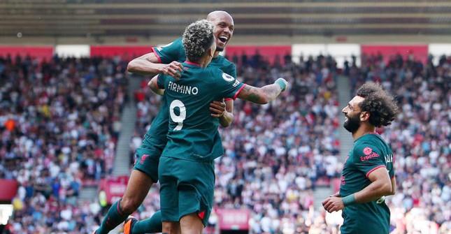 Liverpool rượt đuổi tỷ số điên rồ với đội bét bảng ảnh 1