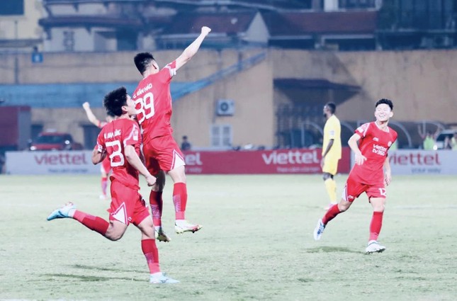 Hoàng Đức rực sáng, Viettel đánh bại SLNA 3-0 ảnh 9