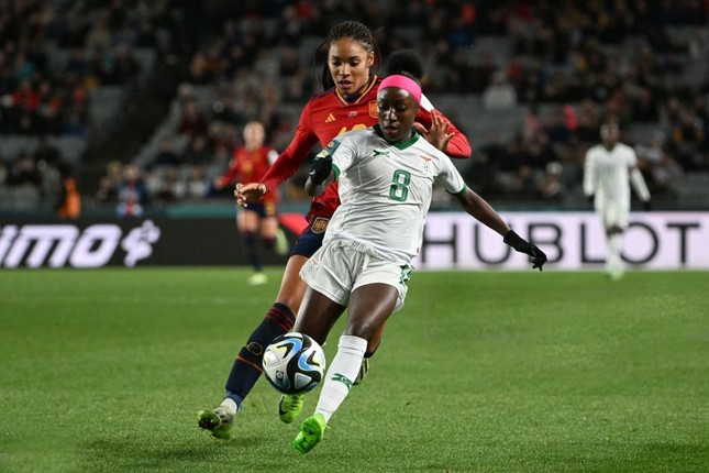 Đánh bại Zambia 5-0, Tây Ban Nha vượt lên dẫn đầu bảng C ảnh 13