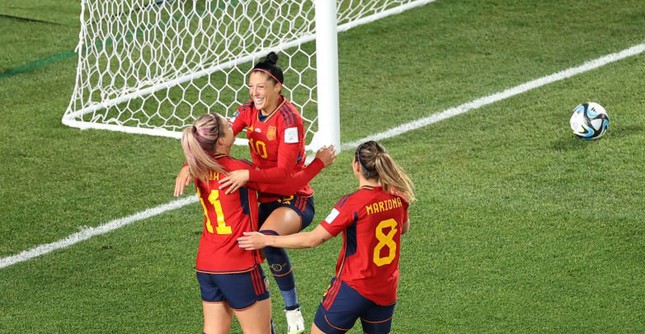 Đánh bại Zambia 5-0, Tây Ban Nha vượt lên dẫn đầu bảng C ảnh 20