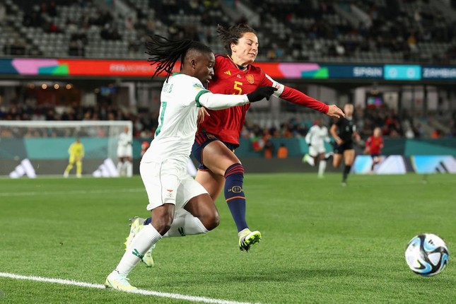 Đánh bại Zambia 5-0, Tây Ban Nha vượt lên dẫn đầu bảng C ảnh 16