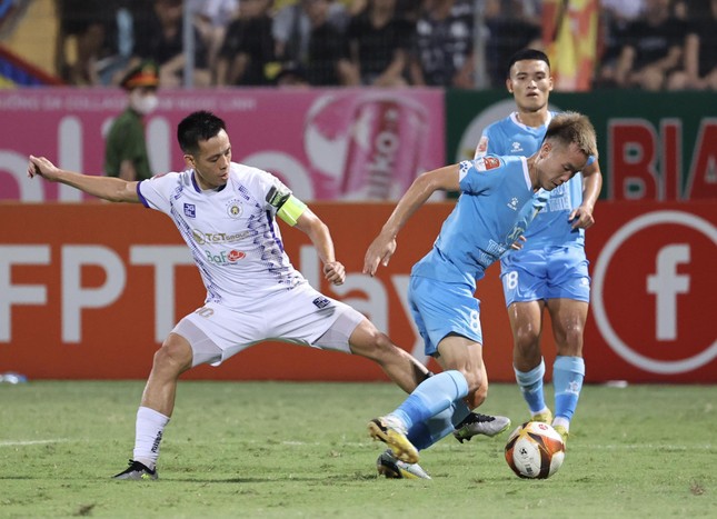 Vượt qua Nam Định 1-0, Hà Nội FC đánh chiếm ngôi đầu bảng ảnh 7