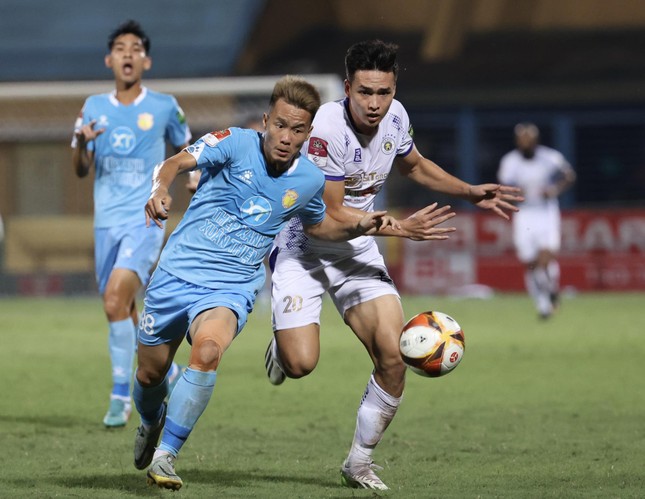Vượt qua Nam Định 1-0, Hà Nội FC đánh chiếm ngôi đầu bảng ảnh 3