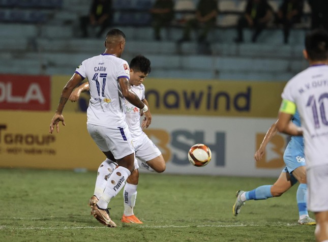 Vượt qua Nam Định 1-0, Hà Nội FC đánh chiếm ngôi đầu bảng ảnh 15
