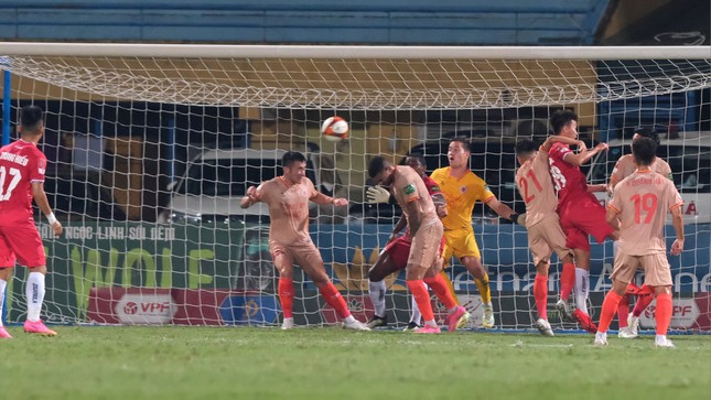 Hải Phòng gây sốc ở Hàng Đẫy, đánh bại CAHN 2-0 ảnh 17