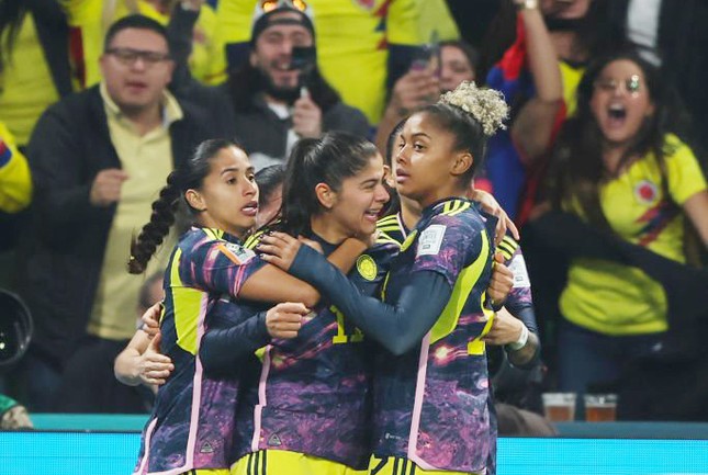 Colombia vào tứ kết sau chiến thắng trước Jamaica ảnh 7