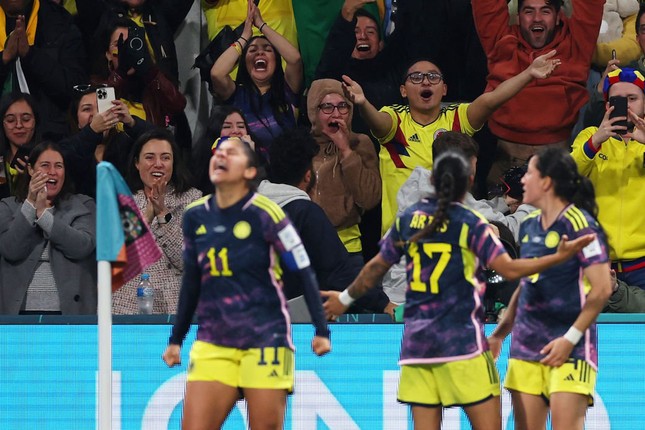 Colombia vào tứ kết sau chiến thắng trước Jamaica ảnh 6