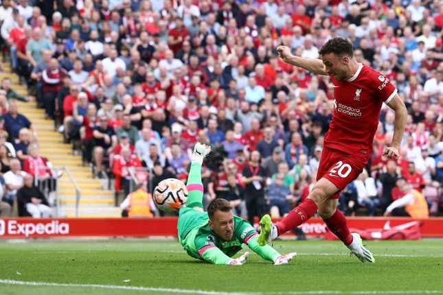Mac Allister nhận thẻ đỏ, Liverpool vẫn thắng Bournemouth 3-1 ảnh 5