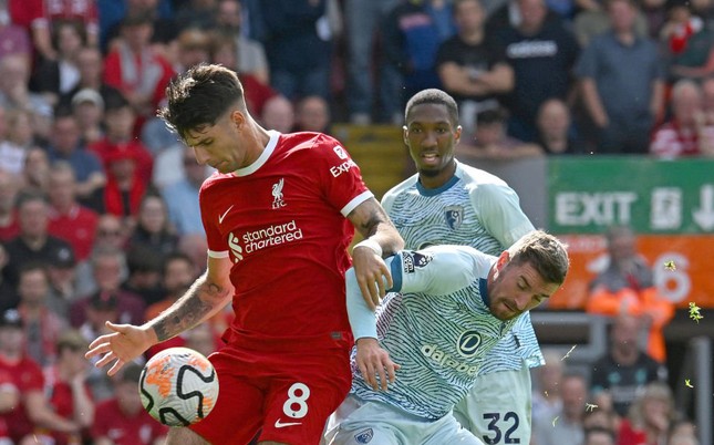 Mac Allister nhận thẻ đỏ, Liverpool vẫn thắng Bournemouth 3-1 ảnh 4