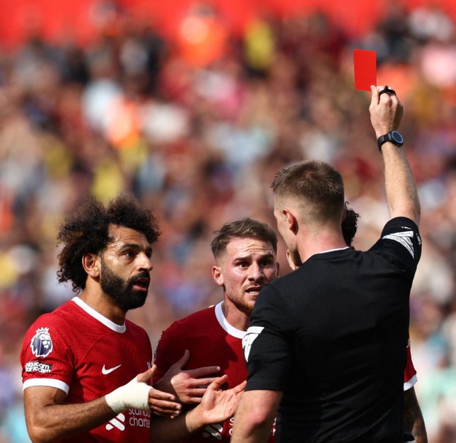 Mac Allister nhận thẻ đỏ, Liverpool vẫn thắng Bournemouth 3-1 ảnh 8