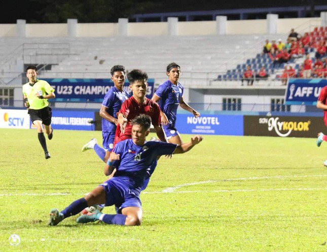 Thắng tối thiểu U23 Philippines, U23 Việt vào bán kết với ngôi đầu ảnh 11