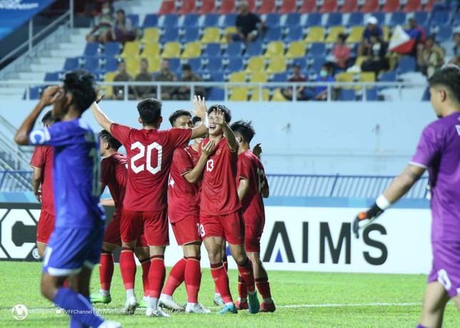 Thắng tối thiểu U23 Philippines, U23 Việt vào bán kết với ngôi đầu ảnh 14