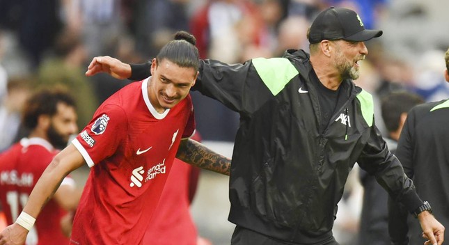 HLV Klopp: 'Trận thắng Newcastle kinh điển hơn màn ngược dòng trước Barca' ảnh 1