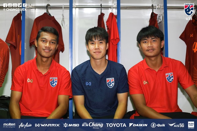 Thắng dễ U23 Bangladesh, U23 Thái Lan cạnh tranh ngôi đầu bảng với U23 Malaysia ảnh 14