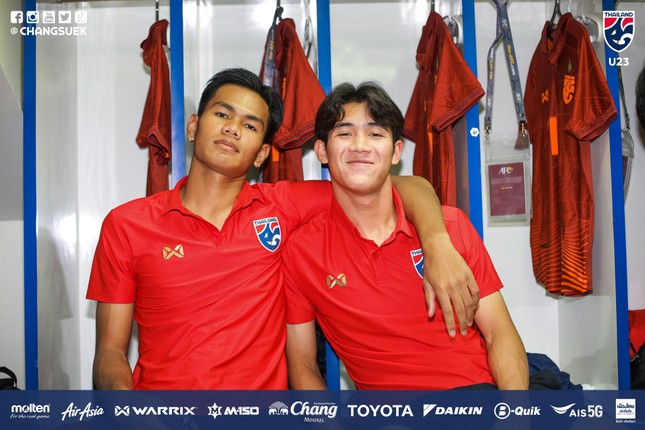 Thắng dễ U23 Bangladesh, U23 Thái Lan cạnh tranh ngôi đầu bảng với U23 Malaysia ảnh 13