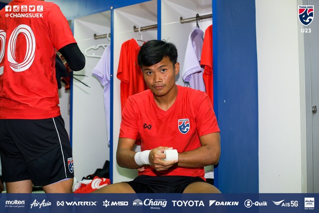Thắng dễ U23 Bangladesh, U23 Thái Lan cạnh tranh ngôi đầu bảng với U23 Malaysia ảnh 12