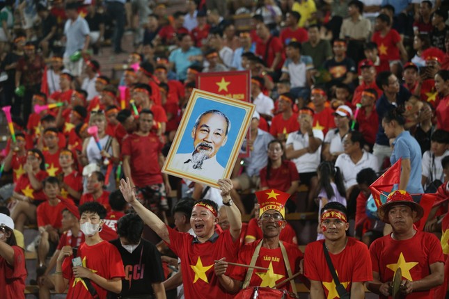 Hàng công lỡ cơ hội, hàng thủ mắc sai sót khiến U23 Việt Nam chia điểm với U23 Singapore ảnh 25